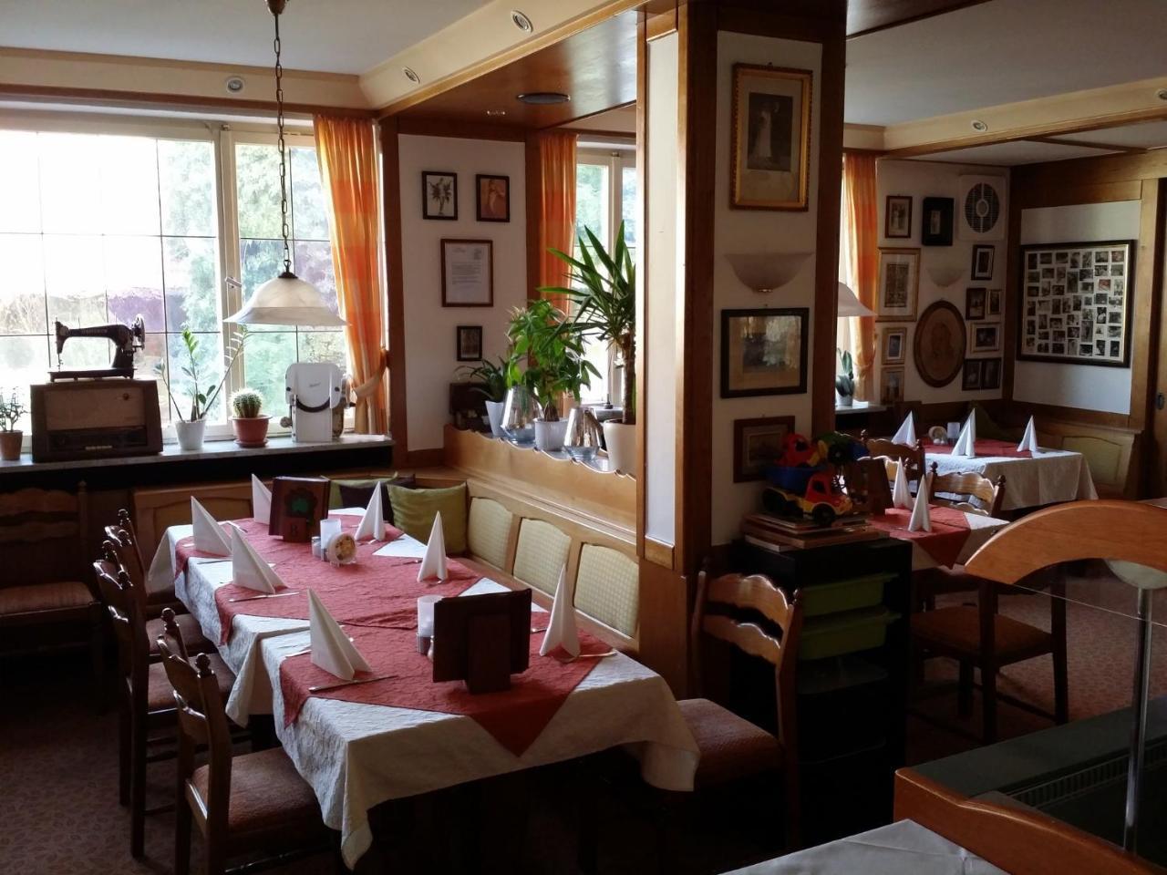 טאוברבישופסהיים Hotel-Landgasthof Gruener Baum - Dittigheim מראה חיצוני תמונה